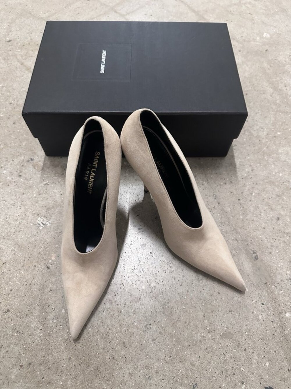 Saint Laurent Nico Pump Heels Cream Suede - Picture 1 of 10